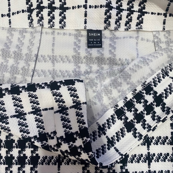 Skirt - Picture 2 of 3